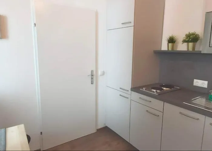 Cozy New Apartment Near Hannovermarkt