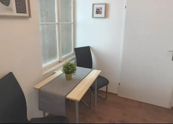 Cozy New Apartment Near Hannovermarkt